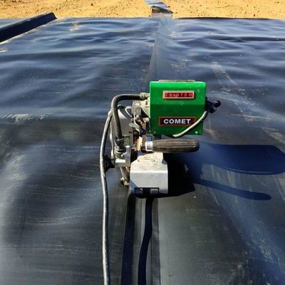 Glatte Fläche 1,5 mm 1500 Mikron Schwarzgrün HDPE Geomembranfilm für Dammverkleidungen 0,75 mm