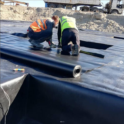 CE-Standard 0,5 mm 1 mm glatte HDPE-Teichfolie für die Aquakultur in Indonesien Rohstoff