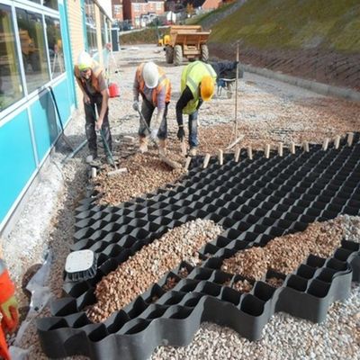 Erforderliche Größe HDPE Gravel Stabilizer Gitter Geocell für Auffahrten traditionelles Material