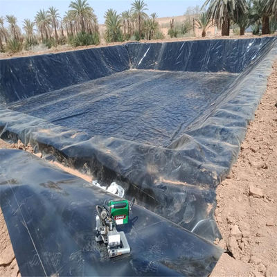 Glatte 1,5 mm HDPE-Geomembran für Speicher und Schwimmbäder Rohstoff HDPE LLDPE