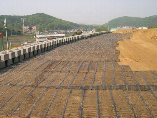 120KN HDPE Kunststoff-Ein-Achsen-Geogrid für die geosynthetische Stabilisierung 50m Rolllänge