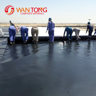 Chinesischer Design-Stil 1,0 mm glatte Oberfläche HDPE Schwarze Geomembranrolle für Garnelen