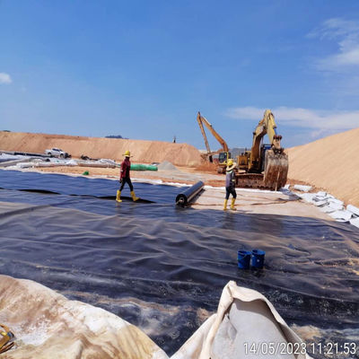 CE-Standard 0,5 mm 1 mm glatte HDPE-Teichfolie für die Aquakultur in Indonesien Rohstoff