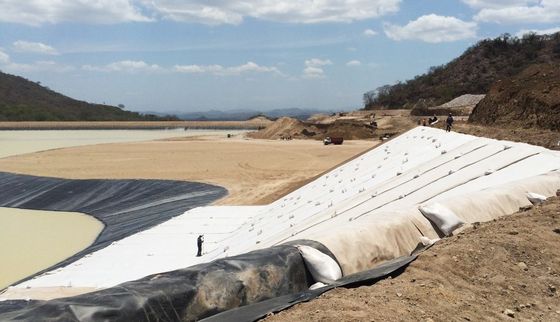30 m Normallänge Schwarz Geosynthetischer Ton Liner Ideal für Deponien Wasserdichte System
