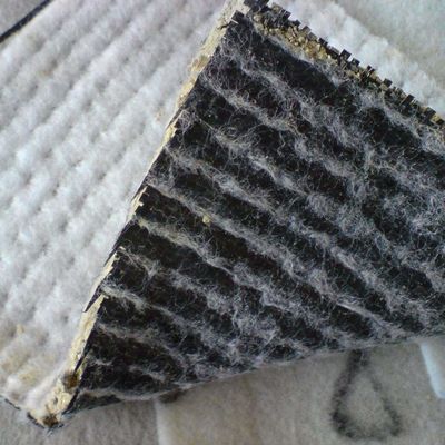 Schwarzer Bentonit Gcl zur Wasserdichtung Bentomat Geotextil HDPE Bonder Liner Wasserstop