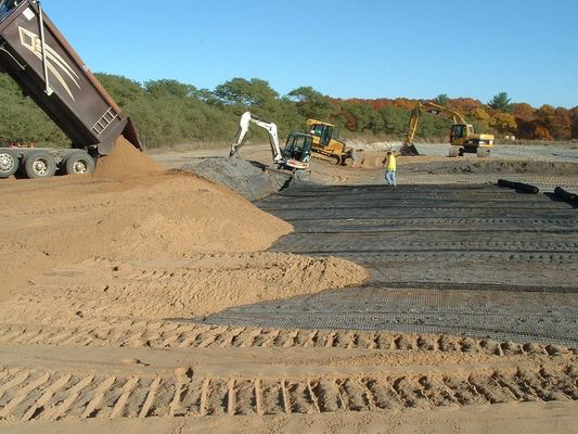 Bitumenbeschichtung Straßenbelag Material Glasfaser Geogrid mit Mesh Größe 12,7*12,7mm