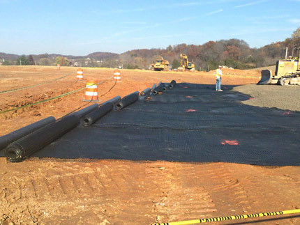 Bitumenbeschichtung Straßenbelag Material Glasfaser Geogrid mit Mesh Größe 12,7*12,7mm