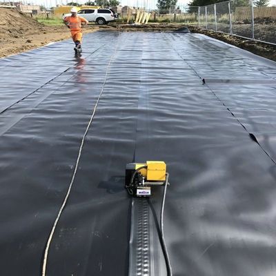1 mm 2 mm 3 mm glatte Oberfläche HDPE wasserdichte Geomembran für Teichdamm Lagune