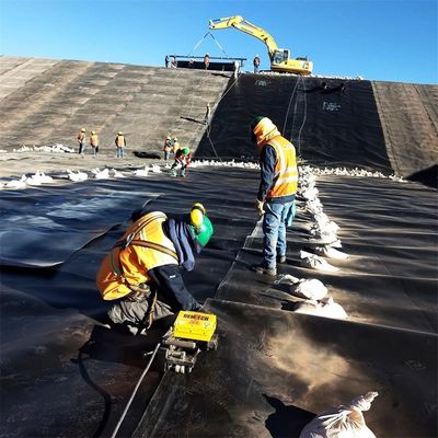 1.2mm HDPE Geomembran für den Dammbau in Uganda Umweltfreundlich