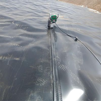 Schwarze HDPE Geomembran Liner 1 mm für Landwirtschaftliche Teiche Wasserdicht 0,5 mm 0,75 mm 1,5 mm