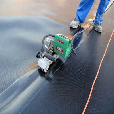 1.5mm Membrandicke Klasse II Dämmungsgrad 1800W Kunststoff-Extruder-Schweißmaschine