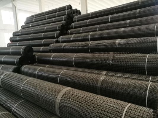 Hohe Zugfestigkeit Schwarzes Biaxial Geogrid zur Bodenstabilisierung 30-30kn PP Material